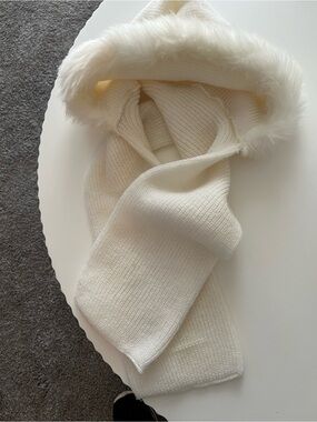 Cream Faux-Fur Trim Hooded Sweater Scarf